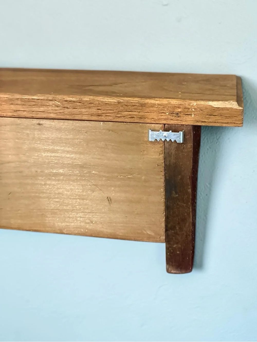 Red & White Rustic Wood Wall Shelf w/Pegs 17.5 inch Trinket Display Coat Rack